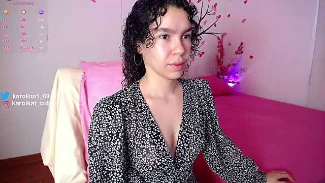 Snapshot of Karolina_1 chatting on October 2025 01:37:01 PM Karolina 1 online show from October 2025 01:37:01 PM