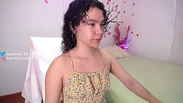 Snapshot of Karolina_1 chatting on November 2025 01:11:01 PM Karolina 1 online show from November 2025 01:11:01 PM