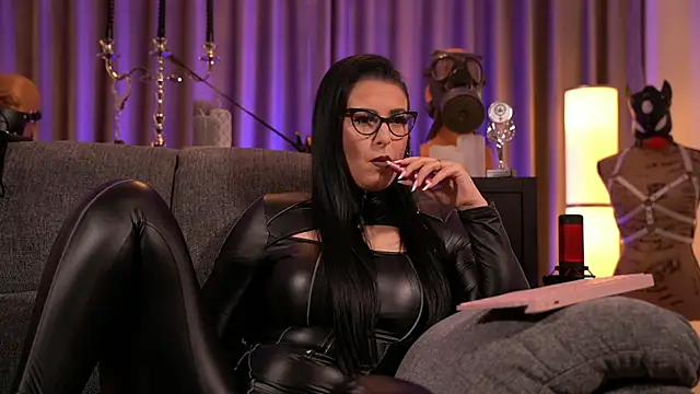 kelly kent online show from December 2024 12:37:01 AM