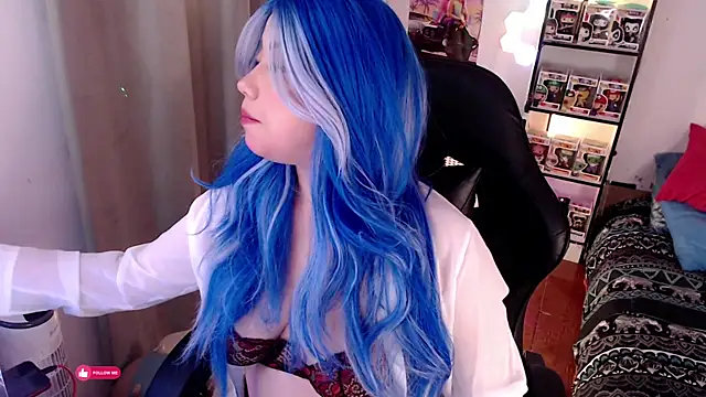 Emmy Ruiz online show from December 2025 12:41:02 AM