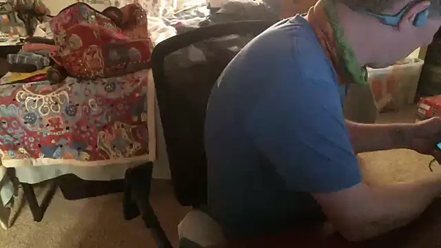 Snapshot of MormonPineapples chatting on October 2025 04:02:01 AM MormonPineapples online show from October 2025 04:02:01 AM