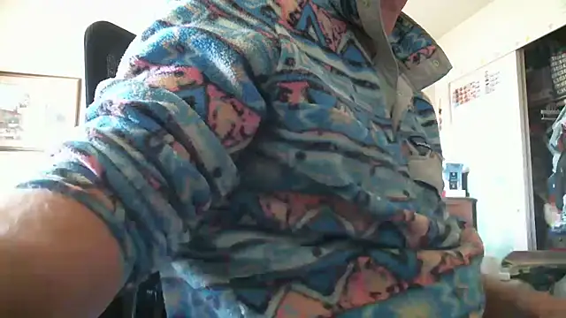 Snapshot of MormonPineapples chatting on October 2025 11:16:01 PM MormonPineapples online show from October 2025 11:16:01 PM