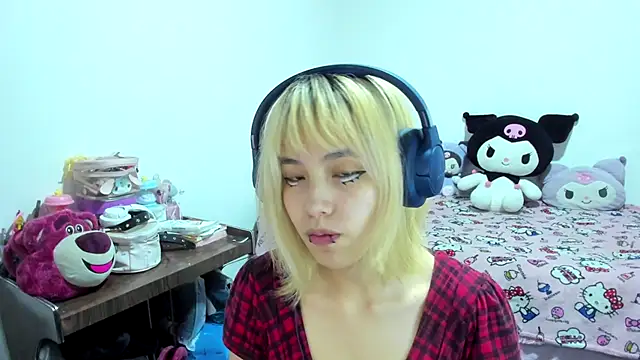 Snapshot of Akane-Mou chatting on September 2025 06:13:02 AM Akane-Mou online show from September 2025 06:13:02 AM