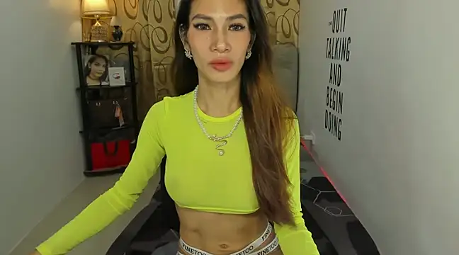 Trixie Mattel21 online show from December 2024 11:12:02 PM