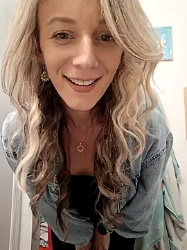 Heyitsmee33 online show from March 2025 05:46:01 PM