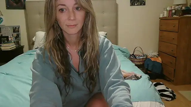 Heyitsmee33 online show from April 2026 10:13:02 AM