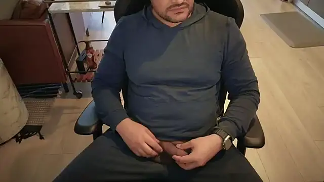 Snapshot of HungandThickLatin chatting on November 2025 07:23:01 PM HungandThickLatin online show from November 2025 07:23:01 PM