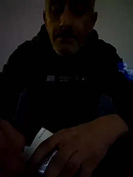 Snapshot of cuci45 chatting on September 2025 08:24:01 PM cuci45 online show from September 2025 08:24:01 PM