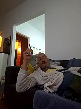 Snapshot of cuci45 chatting on October 2025 06:30:02 PM cuci45 online show from October 2025 06:30:02 PM