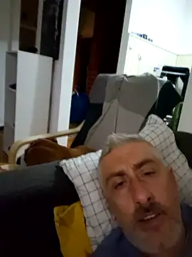 Snapshot of cuci45 chatting on October 2025 09:33:01 PM cuci45 online show from October 2025 09:33:01 PM