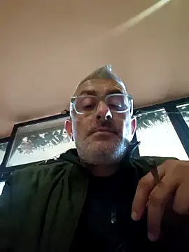 Snapshot of cuci45 chatting on November 2025 01:22:02 PM cuci45 online show from November 2025 01:22:02 PM