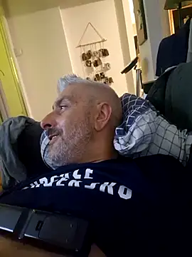 Snapshot of cuci45 chatting on November 2025 08:52:01 PM cuci45 online show from November 2025 08:52:01 PM