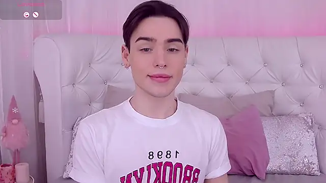 Snapshot of RobbyCharming chatting on January 2025 07:56:02 PM RobbyCharming online show from January 2025 07:56:02 PM