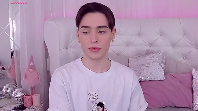 Snapshot of RobbyCharming chatting on January 2025 07:38:01 PM RobbyCharming online show from January 2025 07:38:01 PM