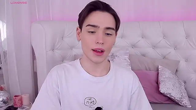 Snapshot of RobbyCharming chatting on January 2025 07:42:01 PM RobbyCharming online show from January 2025 07:42:01 PM