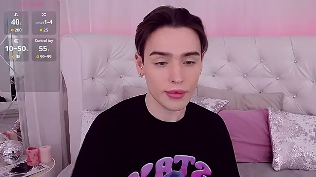 Snapshot of RobbyCharming chatting on January 2025 07:44:02 PM RobbyCharming online show from January 2025 07:44:02 PM