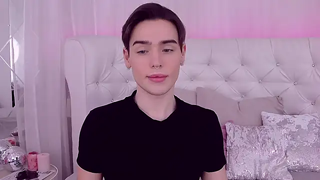 Snapshot of RobbyCharming chatting on January 2025 07:49:01 PM RobbyCharming online show from January 2025 07:49:01 PM