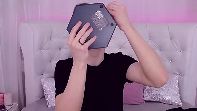 Snapshot of RobbyCharming chatting on January 2025 07:48:01 PM RobbyCharming online show from January 2025 07:48:01 PM