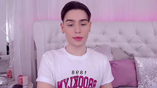 Snapshot of RobbyCharming chatting on January 2025 07:47:02 PM RobbyCharming online show from January 2025 07:47:02 PM