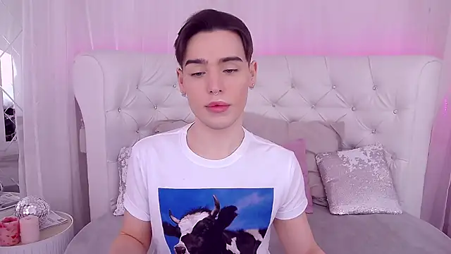 Snapshot of RobbyCharming chatting on January 2025 07:49:02 PM RobbyCharming online show from January 2025 07:49:02 PM