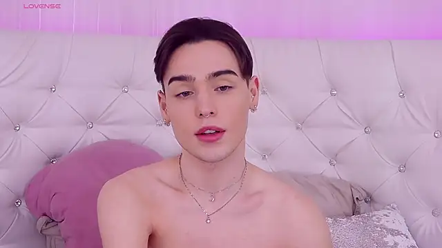 Snapshot of RobbyCharming chatting on January 2025 10:52:02 PM RobbyCharming online show from January 2025 10:52:02 PM