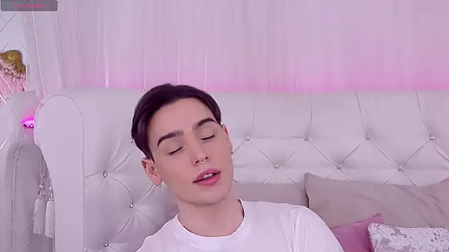 Snapshot of RobbyCharming chatting on February 2025 07:57:02 PM RobbyCharming online show from February 2025 07:57:02 PM