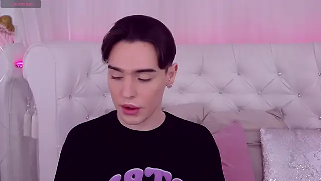 Snapshot of RobbyCharming chatting on February 2025 07:42:01 PM RobbyCharming online show from February 2025 07:42:01 PM