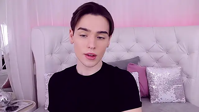 Snapshot of RobbyCharming chatting on February 2025 07:46:01 PM RobbyCharming online show from February 2025 07:46:01 PM