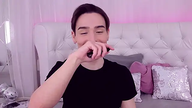 Snapshot of RobbyCharming chatting on March 2025 07:48:01 PM RobbyCharming online show from March 2025 07:48:01 PM