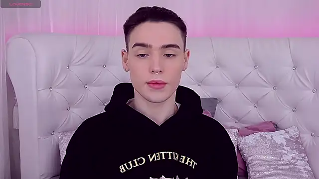 Snapshot of RobbyCharming chatting on March 2025 07:38:01 PM RobbyCharming online show from March 2025 07:38:01 PM