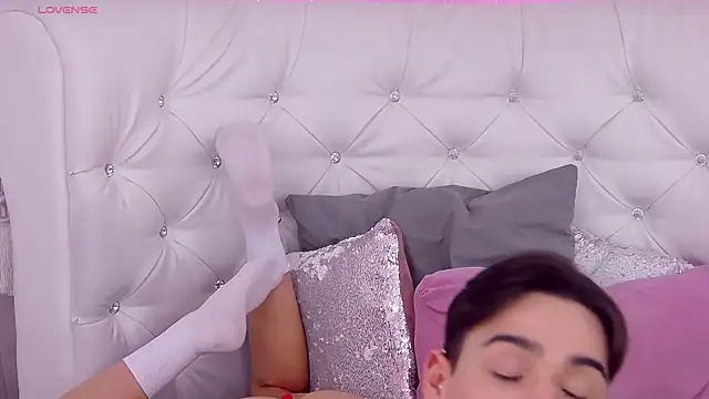 Snapshot of RobbyCharming chatting on March 2025 04:39:02 AM RobbyCharming online show from March 2025 04:39:02 AM