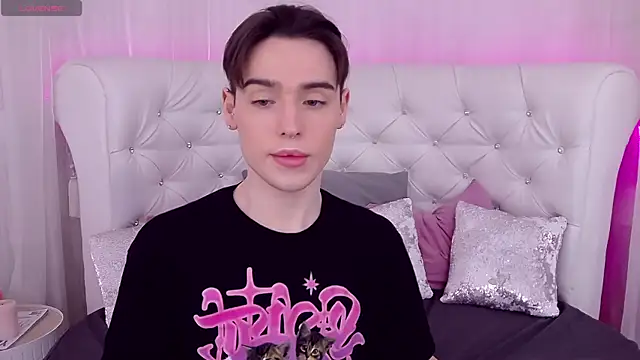 Snapshot of RobbyCharming chatting on March 2025 01:54:01 AM RobbyCharming online show from March 2025 01:54:01 AM