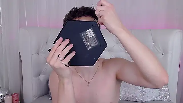 Snapshot of RobbyCharming chatting on September 2025 03:44:02 AM RobbyCharming online show from September 2025 03:44:02 AM