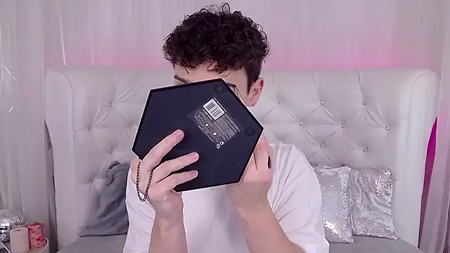 Snapshot of RobbyCharming chatting on October 2025 03:36:01 AM RobbyCharming online show from October 2025 03:36:01 AM