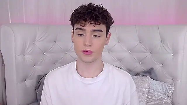 Snapshot of RobbyCharming chatting on October 2025 04:21:01 AM RobbyCharming online show from October 2025 04:21:01 AM