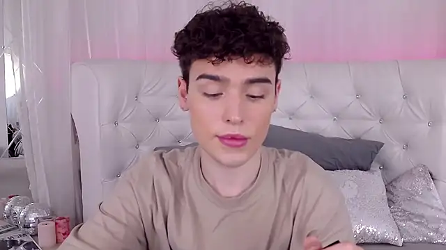 Snapshot of RobbyCharming chatting on October 2025 03:48:02 AM RobbyCharming online show from October 2025 03:48:02 AM