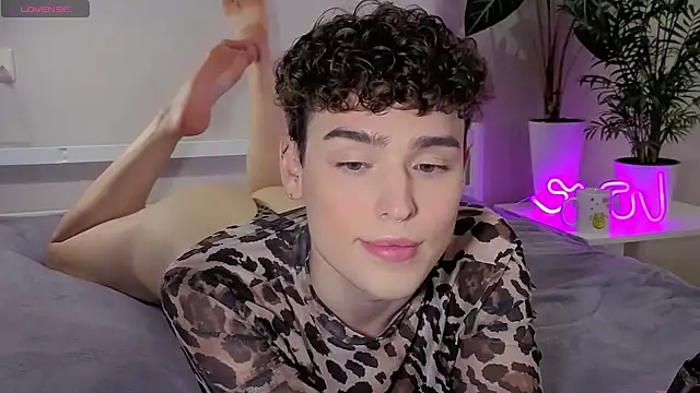 Snapshot of RobbyCharming chatting on October 2025 11:08:02 AM RobbyCharming online show from October 2025 11:08:02 AM