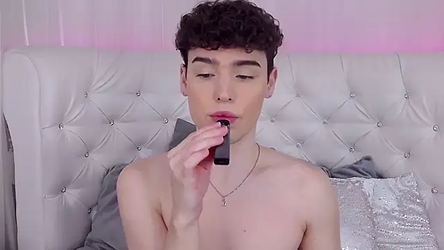 Snapshot of RobbyCharming chatting on October 2025 03:42:01 AM RobbyCharming online show from October 2025 03:42:01 AM