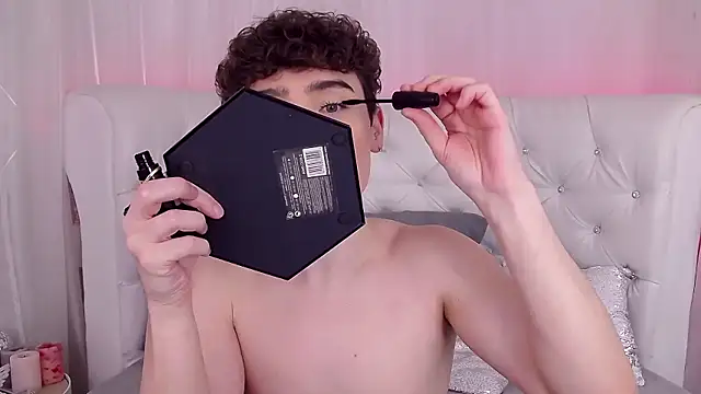 Snapshot of RobbyCharming chatting on October 2025 03:51:02 AM RobbyCharming online show from October 2025 03:51:02 AM