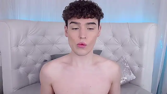 Snapshot of RobbyCharming chatting on November 2025 04:01:01 AM RobbyCharming online show from November 2025 04:01:01 AM