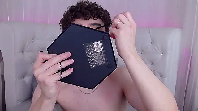 Snapshot of RobbyCharming chatting on November 2025 03:54:01 AM RobbyCharming online show from November 2025 03:54:01 AM