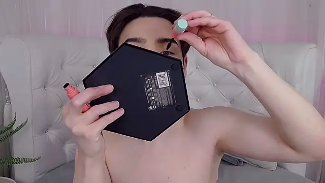 RobbyCharming online show from April 2026 04:37:01 AM