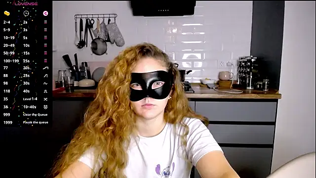 BubbbleGumm online show from November 2025 02:19:01 PM