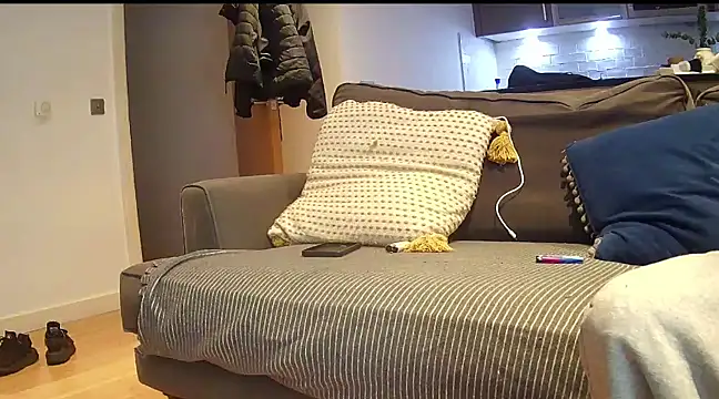 Snapshot of uk-bobbie-uk chatting on December 2024 07:38:02 PM uk-bobbie-uk online show from December 2024 07:38:02 PM