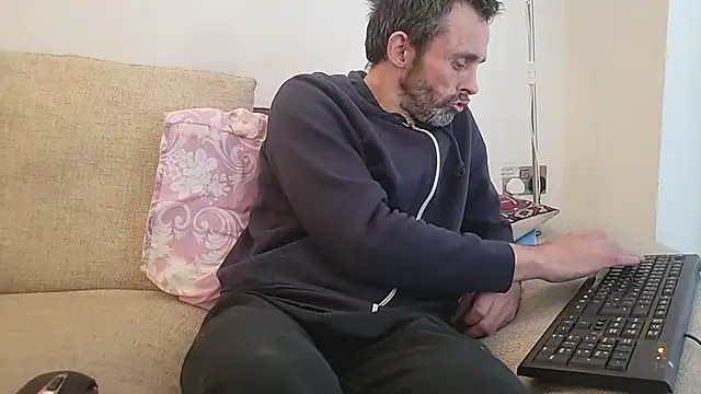 Snapshot of uk-bobbie-uk chatting on October 2025 04:00:01 PM uk-bobbie-uk online show from October 2025 04:00:01 PM