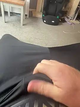 Snapshot of Averagematt1991 chatting on October 2025 10:23:02 AM Averagematt1991 online show from October 2025 10:23:02 AM