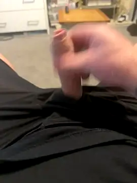 Snapshot of Averagematt1991 chatting on November 2025 09:41:01 AM Averagematt1991 online show from November 2025 09:41:01 AM