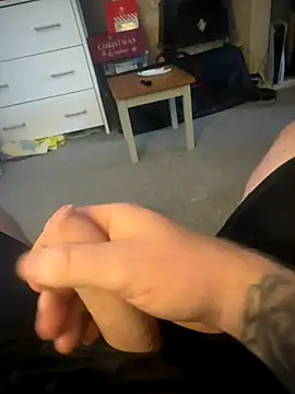 Snapshot of Averagematt1991 chatting on December 2025 03:18:02 PM Averagematt1991 online show from December 2025 03:18:02 PM