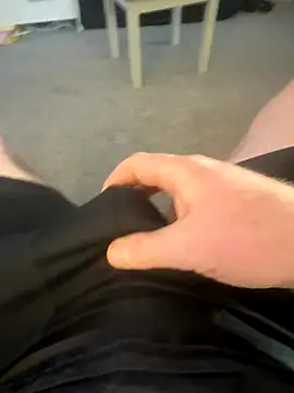 Snapshot of Averagematt1991 chatting on December 2025 02:37:01 PM Averagematt1991 online show from December 2025 02:37:01 PM