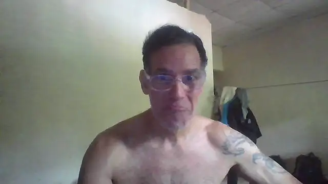 Snapshot of CaptainFox chatting on July 2026 02:24:01 PM CaptainFox online show from July 2026 02:24:01 PM